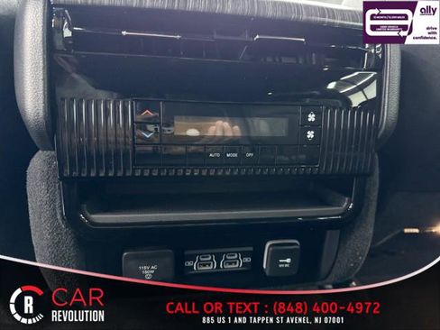 Used 2023 Jeep Wagoneer L Series II image 57