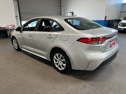 Used 2024 Toyota Corolla LE FWD image 5