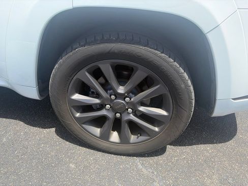Used 2019 Jeep Grand Cherokee High Altitude RWD image 11