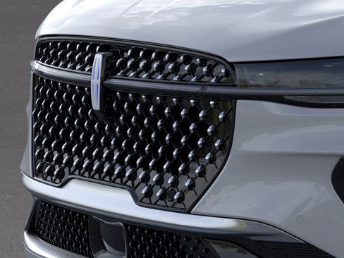 New 2026 Lincoln Nautilus Reserve image 17