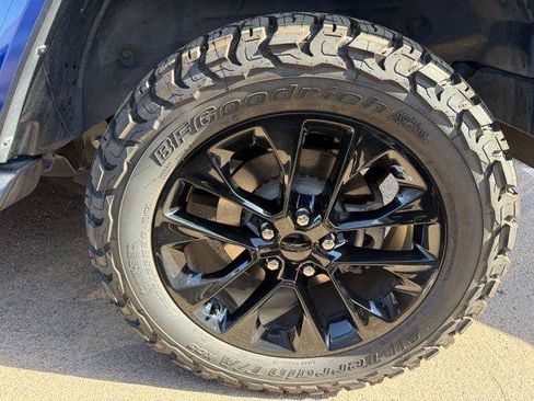 Used 2020 Jeep Wrangler Unlimited Sahara AWD/4WD image 15