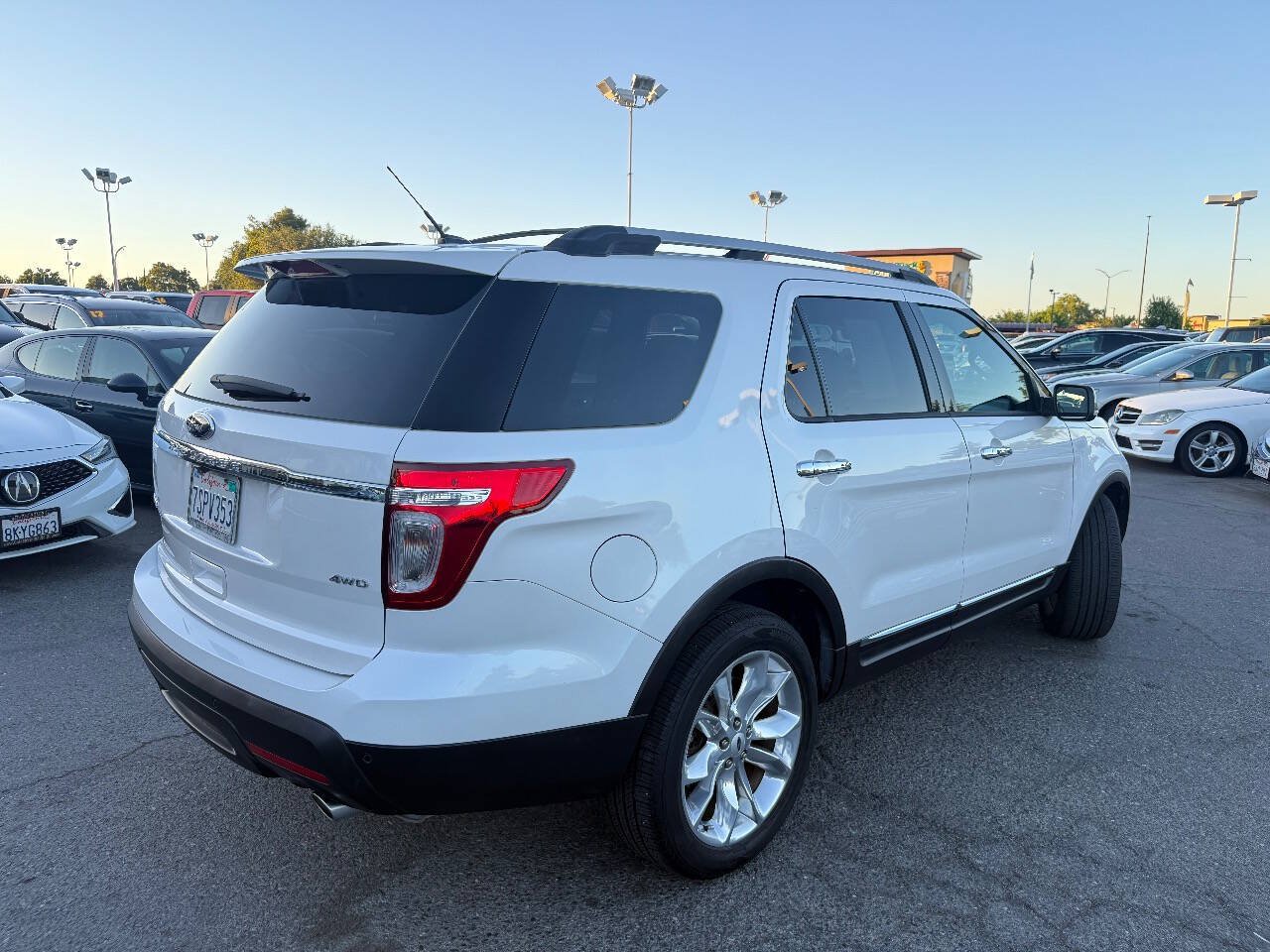 Used 2015 Ford Explorer Limited w/ Equipment Group 302A AWD/4WD image 8