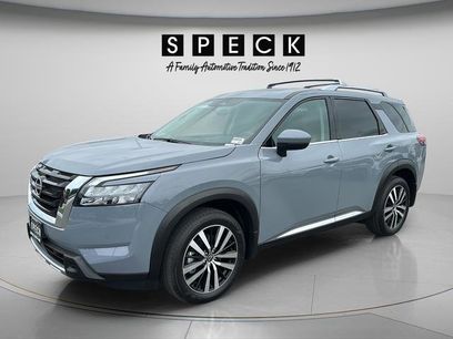 Used 2025 Nissan Pathfinder Platinum w/ Cargo Package
