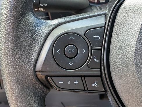 Used 2025 Toyota RAV4 XLE AWD/4WD image 23