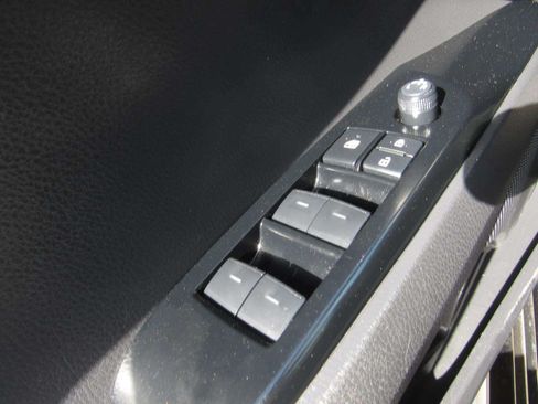 Used 2025 Toyota Camry XSE FWD image 21