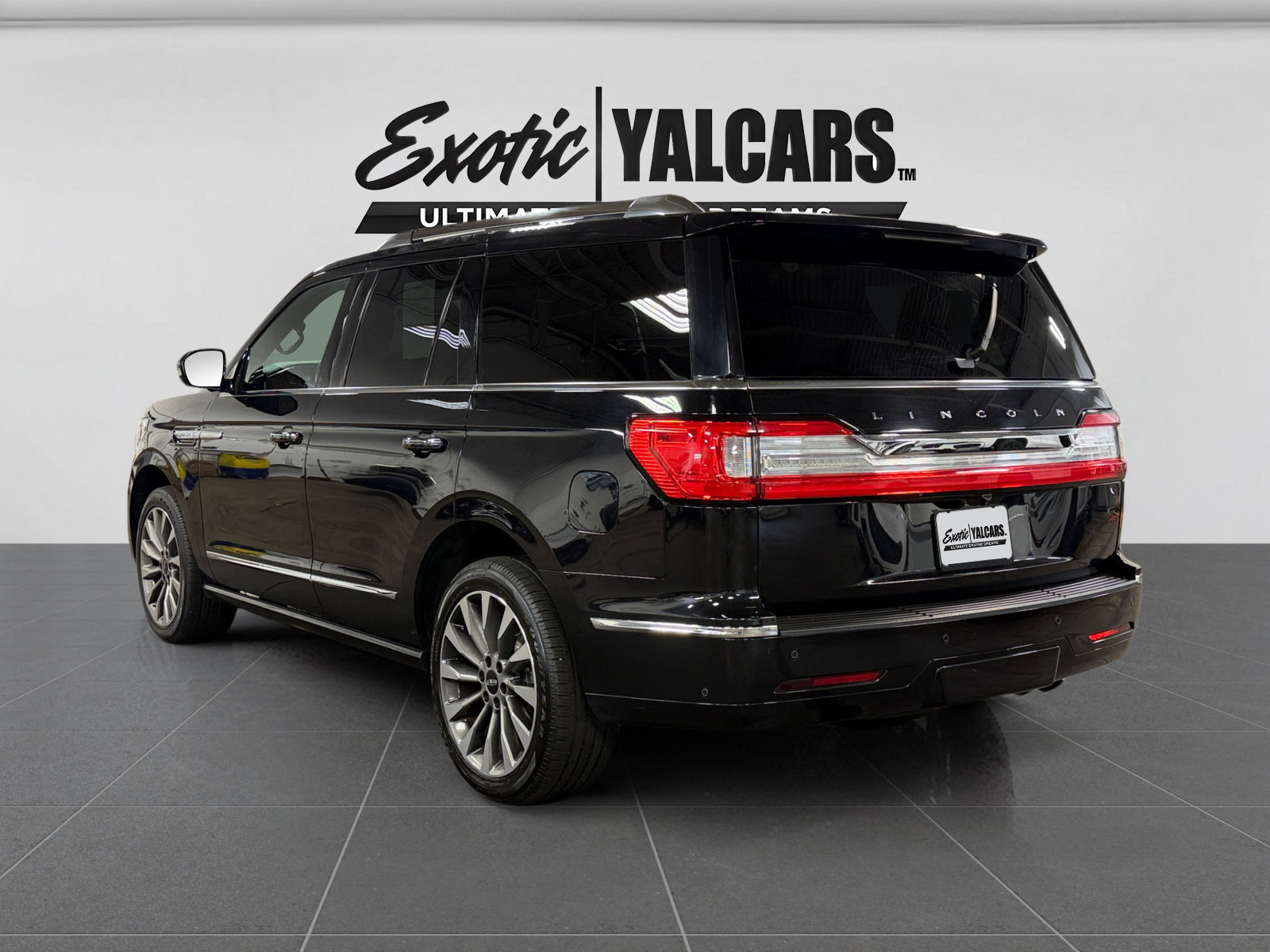 Used 2020 Lincoln Navigator Reserve AWD/4WD image 3