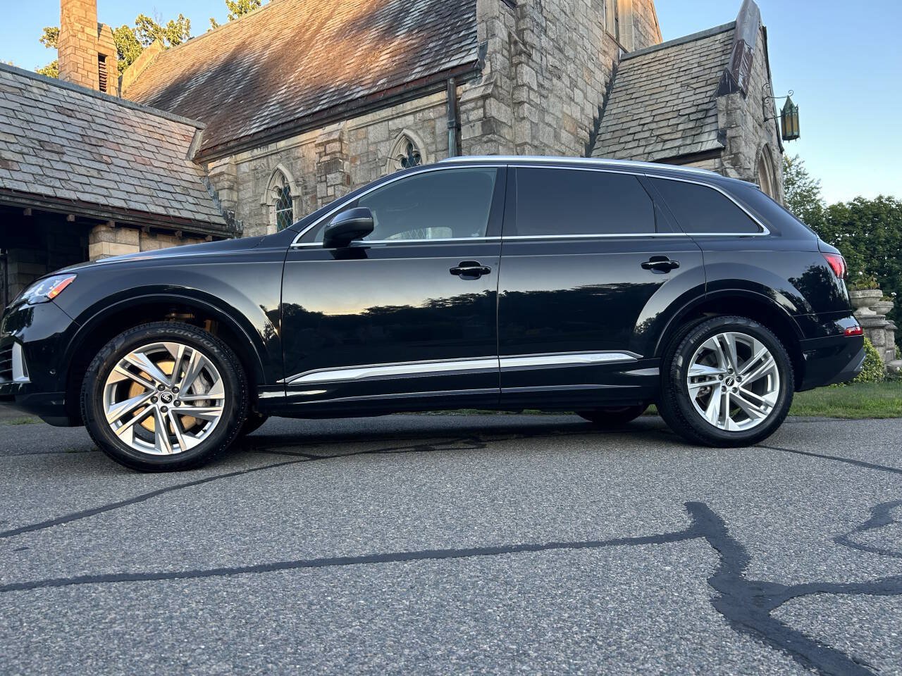 Used 2021 Audi Q7 3.0T Premium Plus w/ Premium Plus Package AWD/4WD image 4
