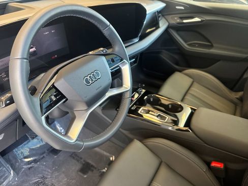 Used 2027 Audi Q6 e-tron Premium Plus w/ Premium Plus AWD/4WD image 11
