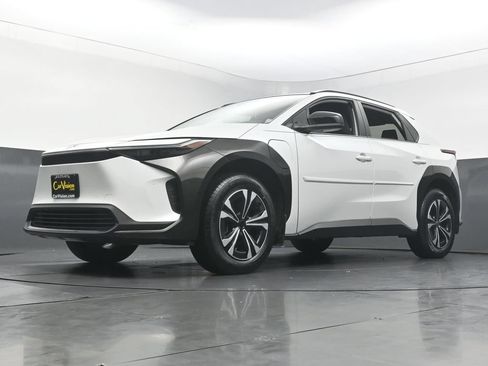 Used 2023 Toyota bZ4X AWD image 50