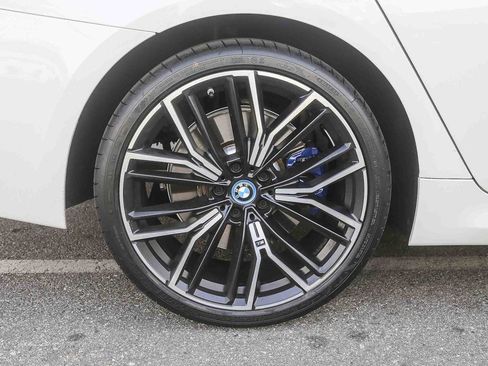 Certified 2023 BMW 530e 530e w/ M Sport Package image 8