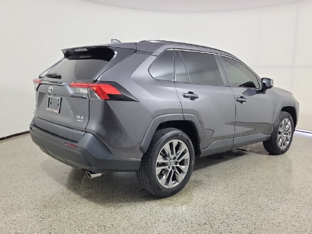 Used 2023 Toyota RAV4 XLE Premium AWD/4WD image 5