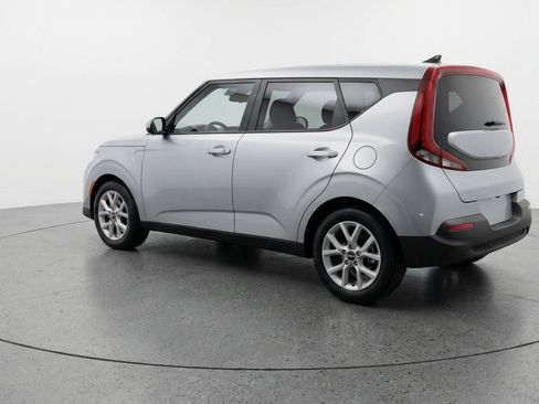 Used 2025 Kia Soul LX w/ LX Technology Package FWD image 6