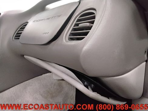 Used 2004 Chevrolet Corvette Convertible w/ Preferred Equipment Group RWD image 18