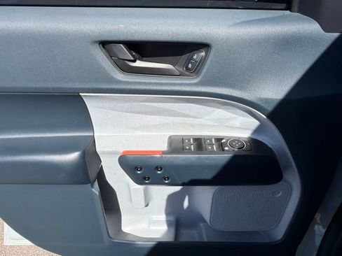 Used 2022 Ford Maverick XLT FWD image 16