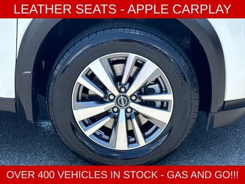 Used 2023 Nissan Pathfinder SL FWD image 12