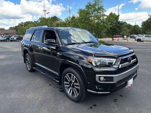 Used 2017 Toyota 4Runner Limited AWD/4WD image 7