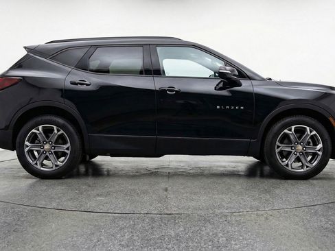 Used 2025 Chevrolet Blazer LT FWD image 11