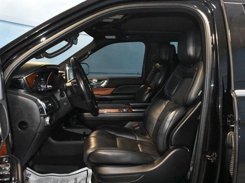 Used 2019 Lincoln Navigator Reserve AWD/4WD image 7