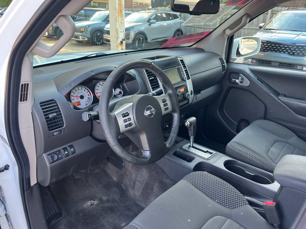 Used 2016 Nissan Frontier PRO-4X AWD/4WD image 6
