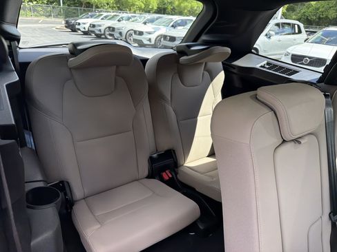 Used 2026 Volvo XC90 B6 Plus w/ Protection Package Premier AWD/4WD image 37