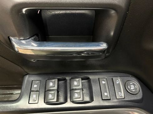 Used 2018 Chevrolet Silverado 1500 LT w/ Midnight Edition AWD/4WD image 29
