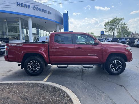 Used 2020 Toyota Tacoma TRD Sport w/ Technology Package AWD/4WD image 8