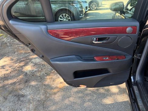 Used 2010 Lexus LS 460 RWD image 16