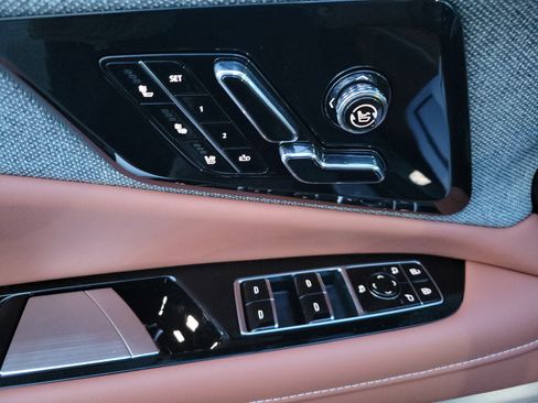 New 2026 Cadillac Optiq Sport 2 image 18