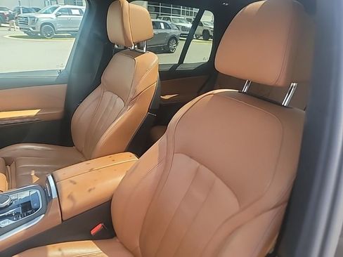 Used 2022 BMW X5 xDrive40i w/ M Sport Package image 8