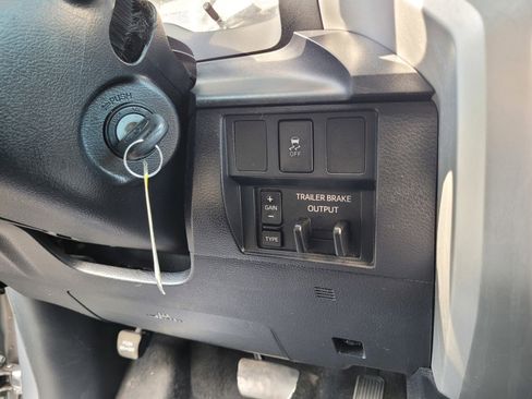 Used 2017 Toyota Tundra SR5 image 22