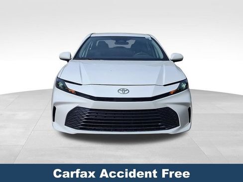 Used 2025 Toyota Camry LE image 3