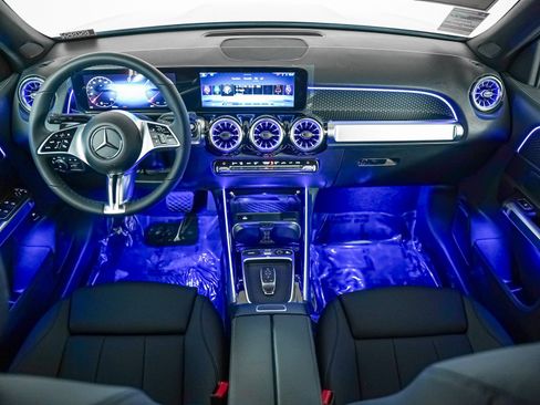 New 2025 Mercedes-Benz GLB 250 250 4MATIC image 12