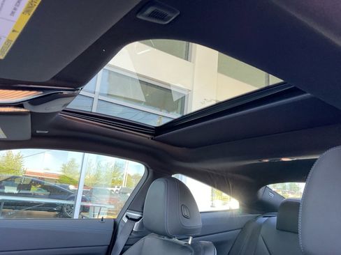 Used 2024 BMW M440i Coupe w/ Premium Package RWD image 21