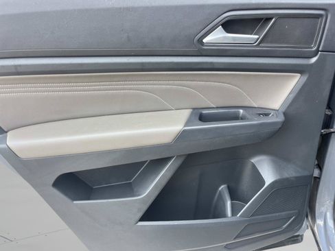 Used 2021 Volkswagen Atlas Cross Sport SE w/ Panoramic Sunroof Package FWD image 16