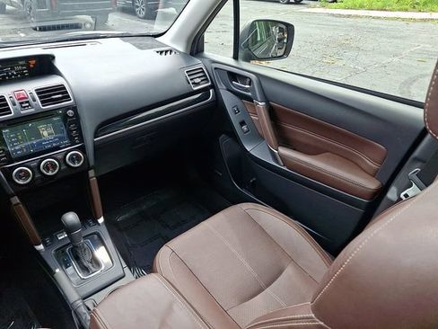 Used 2018 Subaru Forester 2.5i Touring AWD/4WD image 17
