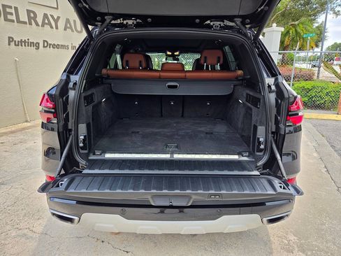Used 2025 BMW X5 xDrive50e AWD/4WD image 13