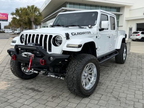 Used 2021 Jeep Gladiator Overland image 1