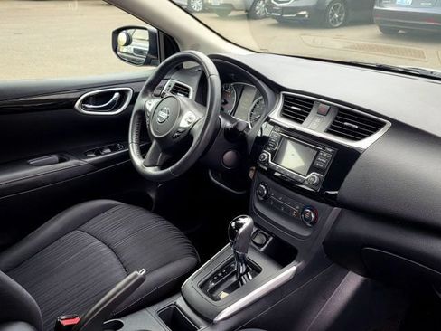 Used 2017 Nissan Sentra SV FWD image 19