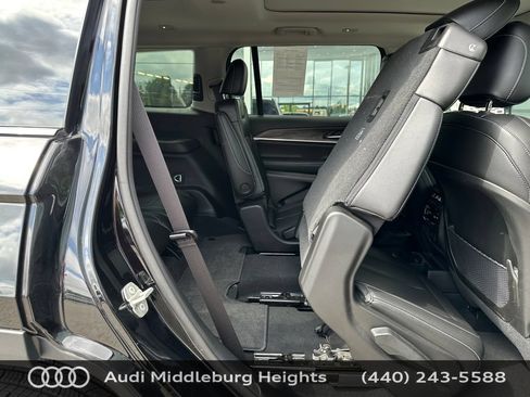 Used 2023 Jeep Grand Cherokee L Limited w/ Trailer Tow Group (B) AWD/4WD image 40