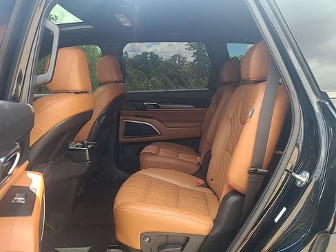 Used 2025 Kia Telluride AWD image 26