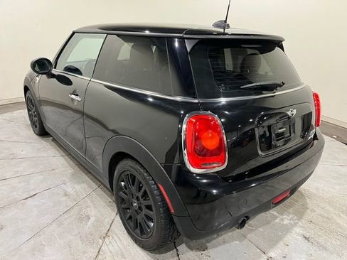 Used 2017 MINI Cooper 2-Door Hardtop image 11