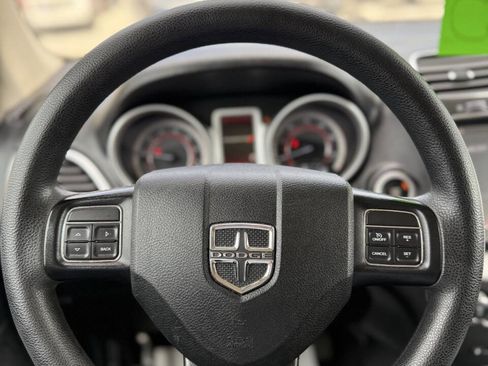 Used 2018 Dodge Journey SXT image 18