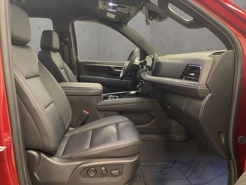 Used 2025 Chevrolet Tahoe LT w/ Comfort Package AWD/4WD image 21