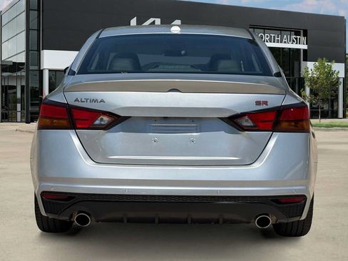 Used 2025 Nissan Altima 2.5 SR FWD image 6