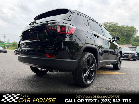 Used 2018 Jeep Compass Latitude AWD/4WD image 9