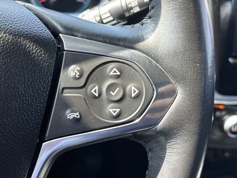 Used 2018 Chevrolet Traverse Premier w/ Driver Confidence II Package FWD image 32