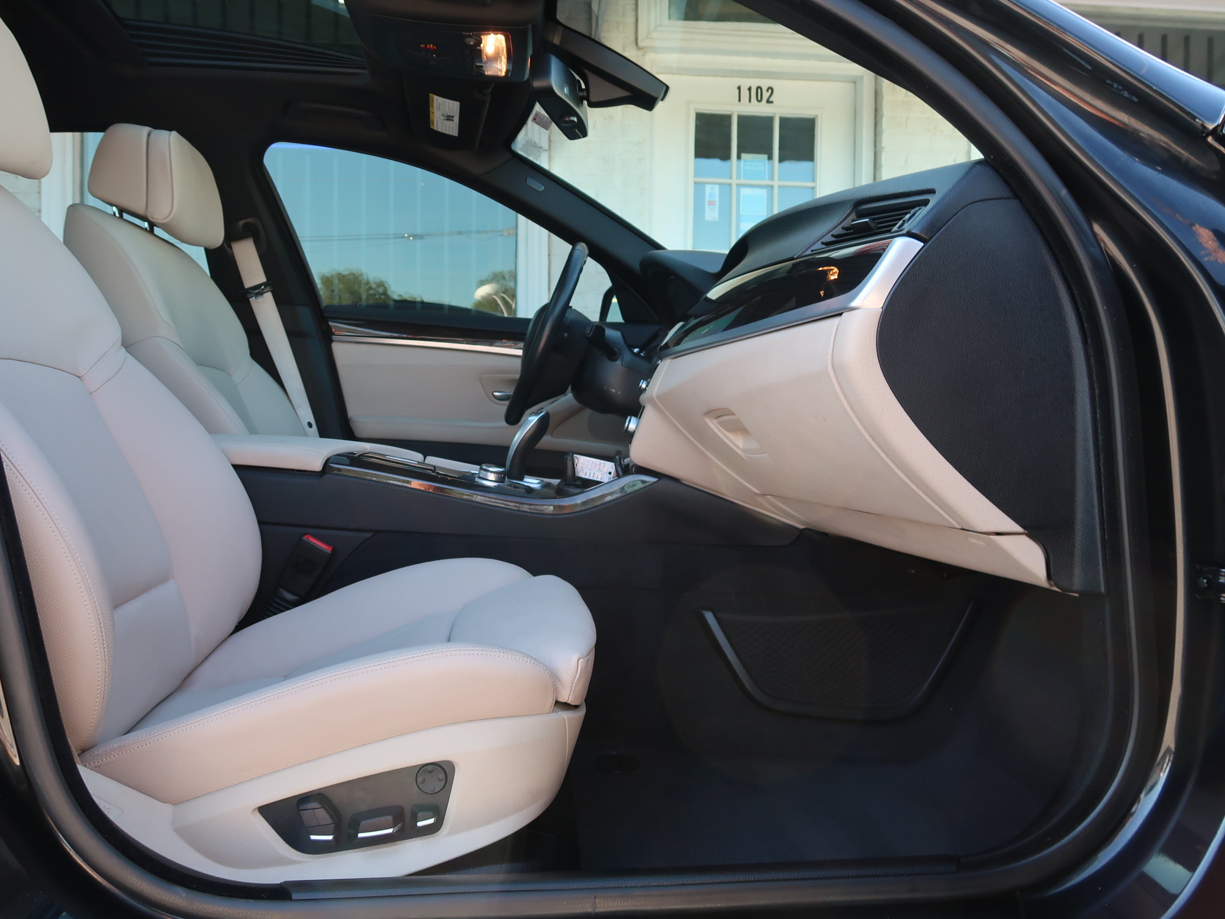 Used 2012 BMW 528i Sedan RWD image 27