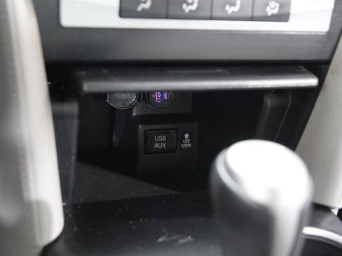 Used 2013 Toyota Camry LE image 12