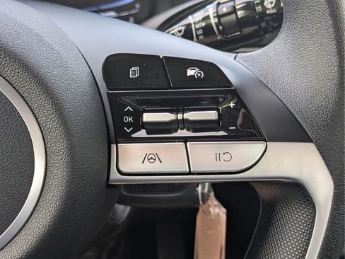 Used 2024 Hyundai Elantra SE FWD image 27