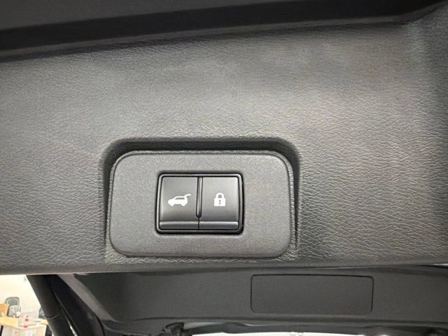 Used 2023 Nissan Rogue SV w/ SV Premium B Package AWD/4WD image 13